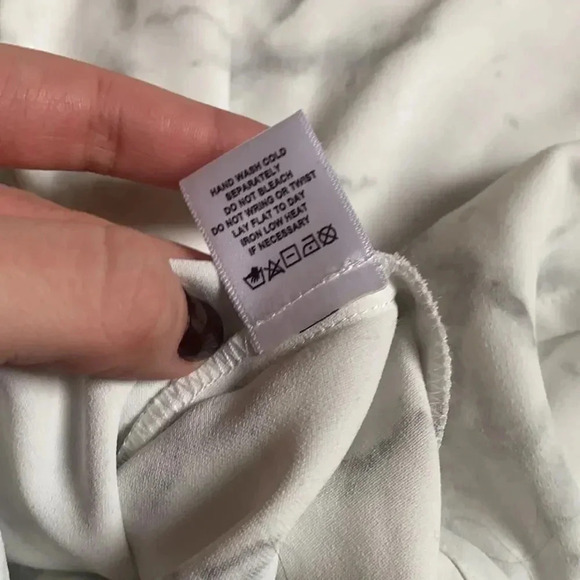 August 1 Eight Marble Shift Sheer Back Dress in White/Gray Size L - Picture 9 of 14